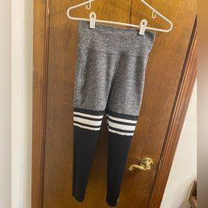 BOMBSHELL LEGGINGS Size Large Good Used Condition 💋💄💋💄